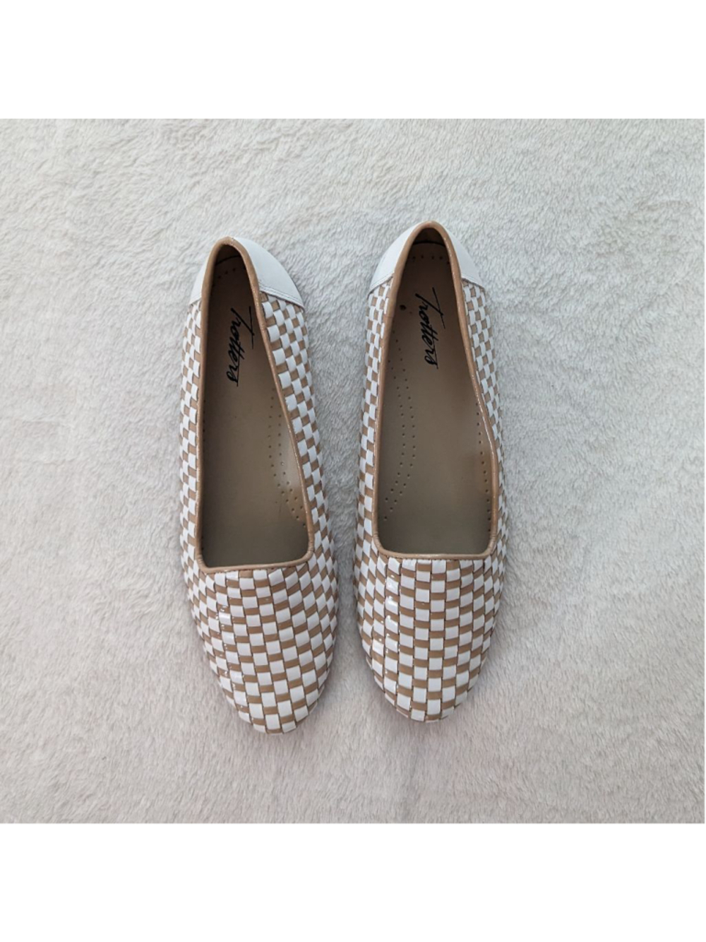 Trotters Liz Ballet Flat, White/Nude